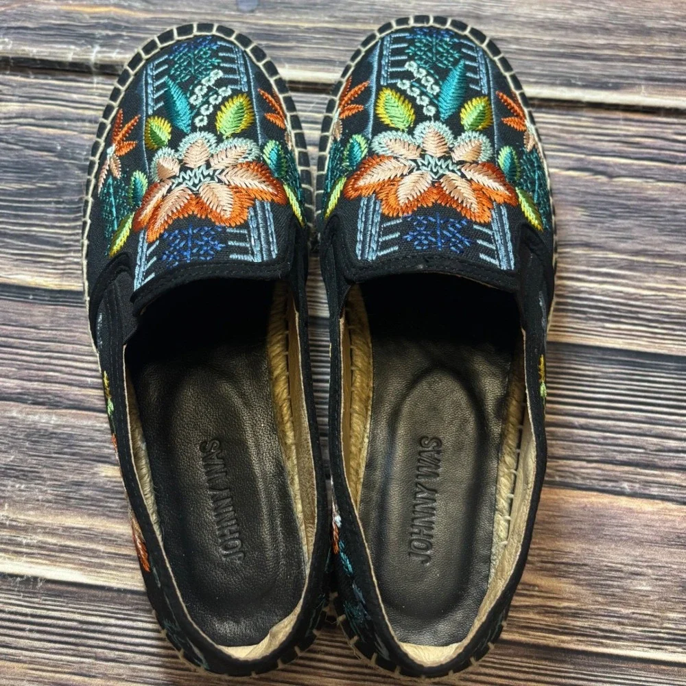 Johnny Was Espadrille Flats Womens EU 41 Black Embroidered Floral Canvas Slip On
